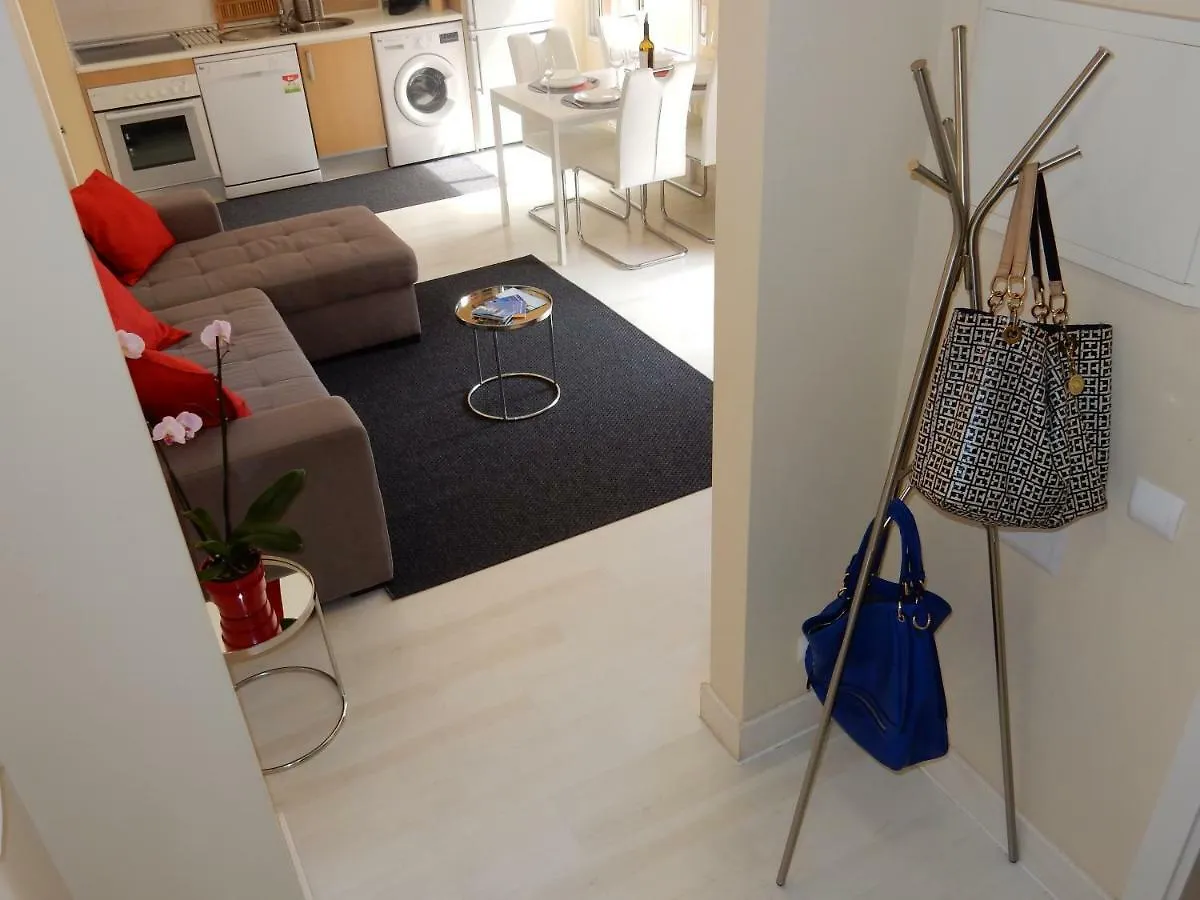 Beach & Sea Apt, Fast Wifi, Airco, Private Parking And Pool ポルティマン ポルトガル