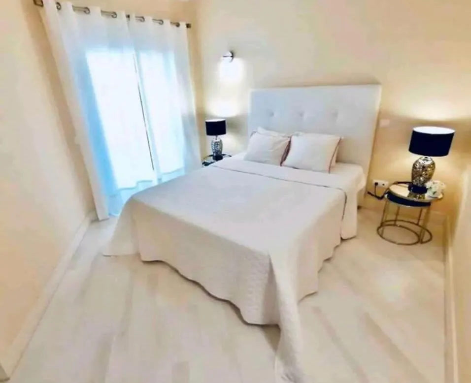 Beach & Sea Apt, Fast Wifi, Airco, Private Parking And Pool Portimão