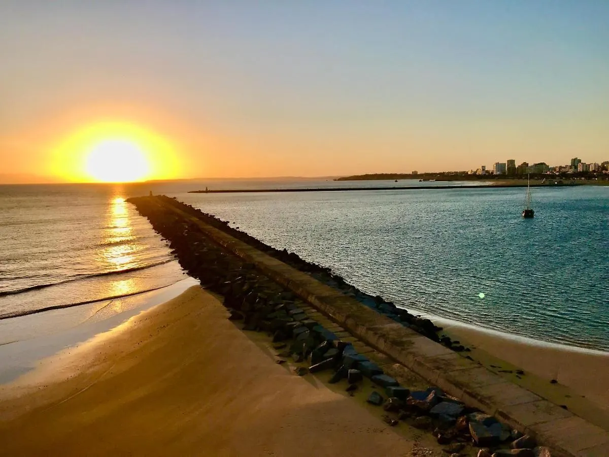 Appartement Beach & Sea Apt, Fast Wifi, Airco, Private Parking And Pool Portimão