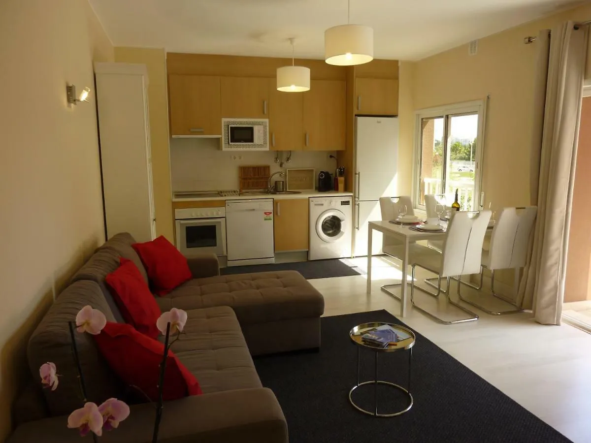 Beach & Sea Apt, Fast Wifi, Airco, Private Parking And Pool Portimão